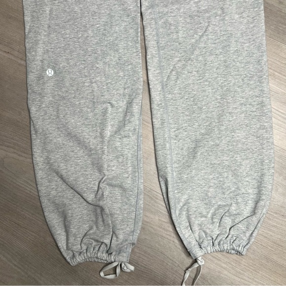 Lululemon Relaxed Fit Joggers, Heather Grey, size 4 - Picture 3 of 5